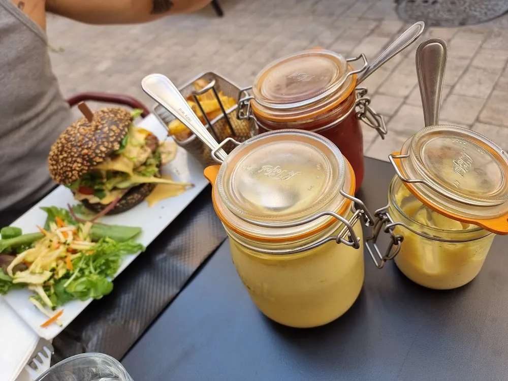 Lucy Burger and Condiments
